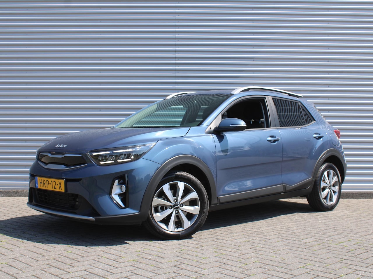 Kia Stonic - 1.0 T-GDi MHEV DynamicPlusLine | Stuur-/stoelverwarming | Camera | Cruise adapt. | Clima | - AutoWereld.nl