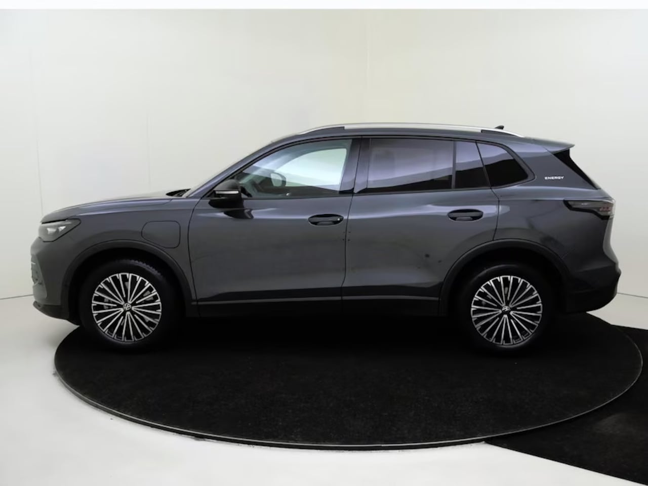 Volkswagen Tiguan - 1.5 eHybrid Edition 20 Plug hybride 2026 km 25.000 Nieuw model - AutoWereld.nl