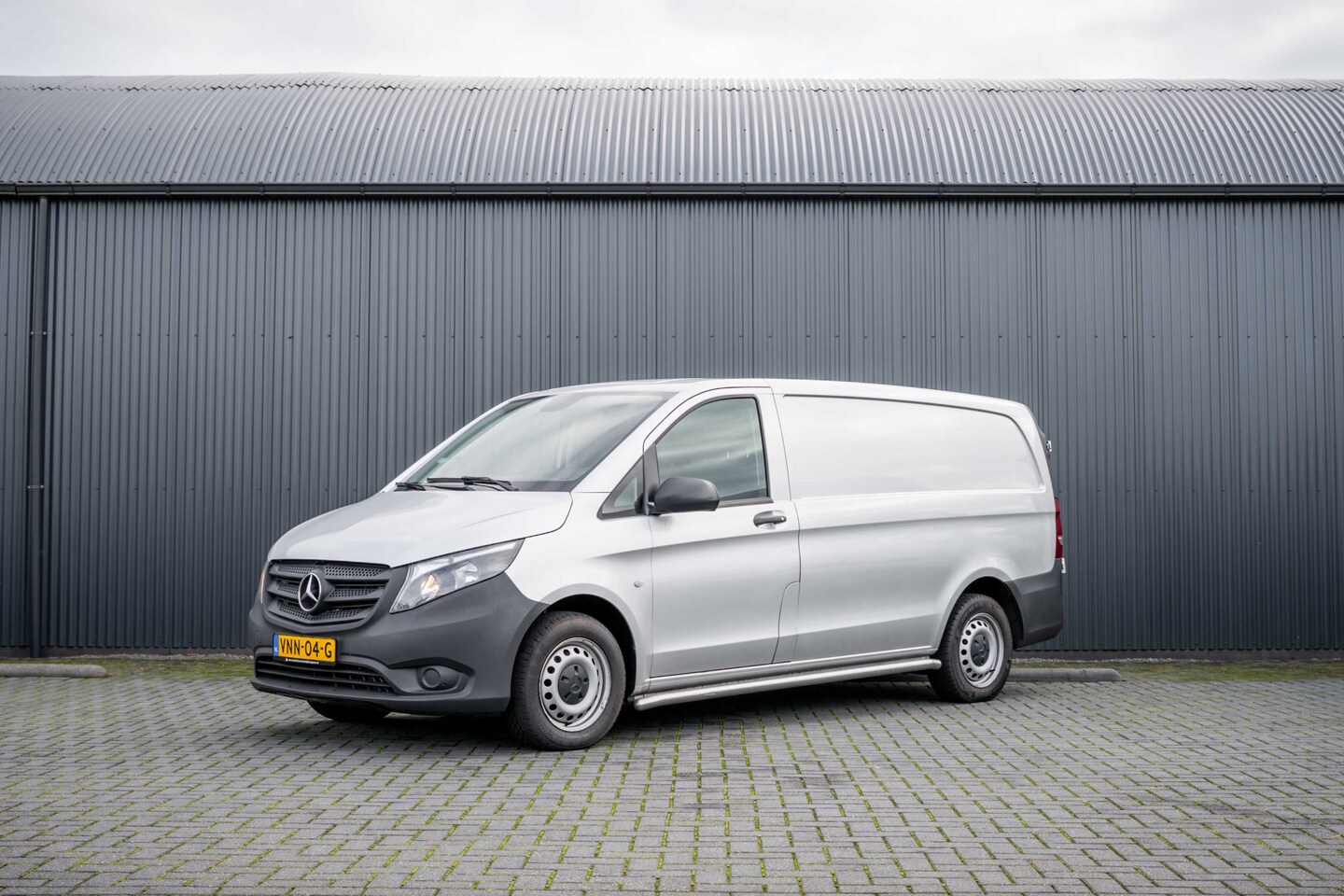 Mercedes-Benz Vito - 114 CDI L2H1 | Automaat | 3-Zits | Camera | Carplay | Cruise | Airco - AutoWereld.nl