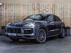 Porsche Cayenne Coupé - 3.0 E-Hybrid *Pano*Sport Design*Sportuitlaat*Soft-Close*Sportstoelen