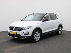 Volkswagen T-Roc - 1.0 TSI Style Business | TREKHAAK | CLIMATE CONTROL | STOELVERWARMING | ELEK.KOFFERBAK | A