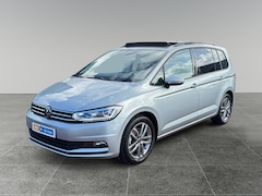 Volkswagen Touran - 1.5 150pk TSI Highline 7p Panoramaschuif-kanteldak | Voorstoelen verwarmbaar | Achteruitri