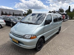Toyota HiAce - 2.4i LWB 9 seat