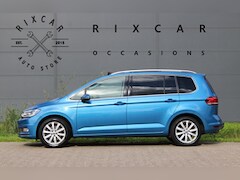 Volkswagen Touran - 1.4 TSI Highline DSG Panoramadak Trekhaak AllSeason NIEUWBINNEN