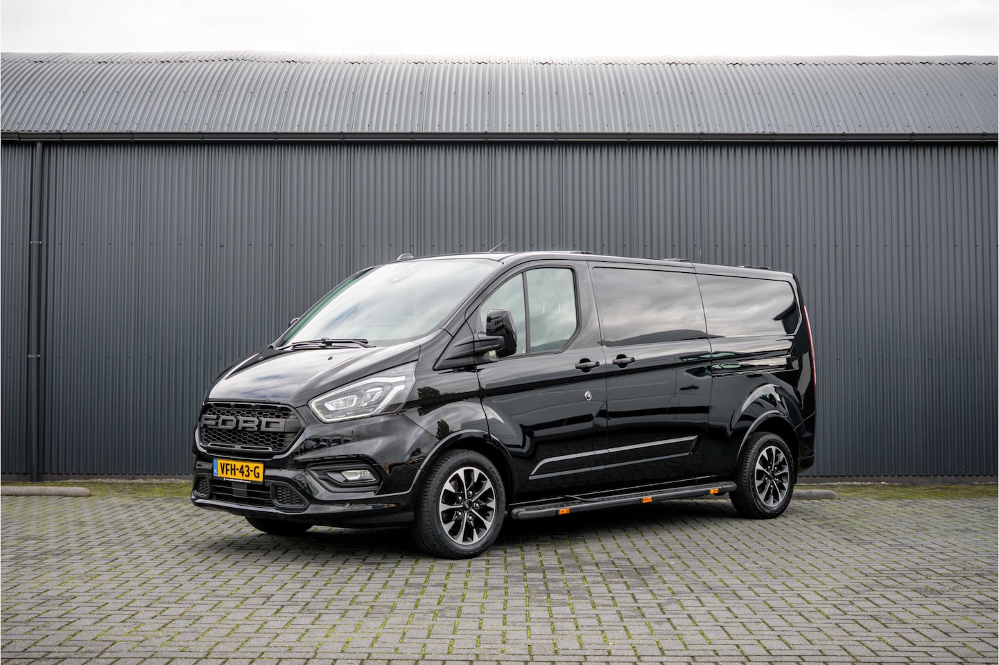 Ford Transit Custom - 2.0 EcoBlue L2H1 | Automaat | 185PK | Carplay | Adapt.Cruise | PDC | Stoelverw. | Zijschui - AutoWereld.nl