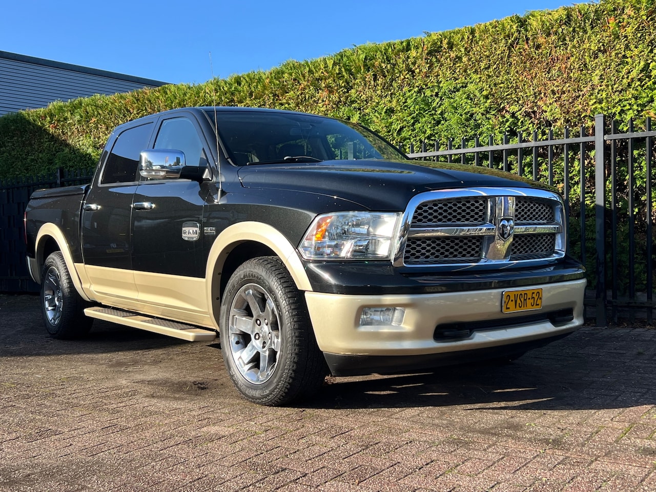 Dodge Ram 1500 - 5.7 V8 HEMI Crew Cab # Longhorn uitvoering # LPG onderbouw # Trekhaak # - AutoWereld.nl