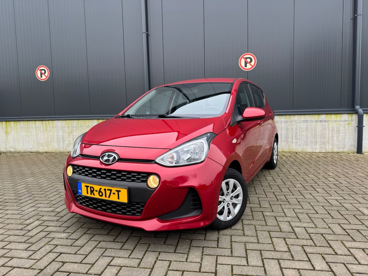 Hyundai i10 - 1.0i Comfort / airco / cruise / radio cd ! - AutoWereld.nl