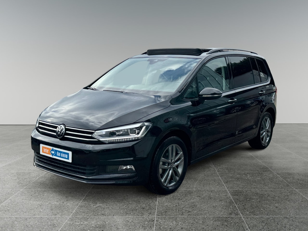 Volkswagen Touran - 1.5 150pk TSI Highline 7p Parkeersensoren voor en achter | Adaptive Cruise Control | Panor - AutoWereld.nl