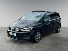 Volkswagen Touran - 1.5 150pk TSI Highline 7p Parkeersensoren voor en achter | Adaptive Cruise Control | Panor