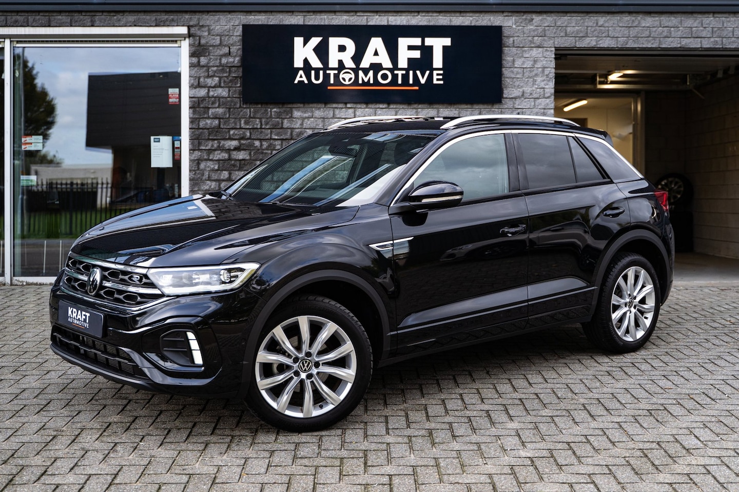 Volkswagen T-Roc - 1.5 TSI 3 x R-Line | BTW-auto | IQ-LED | 18inch | Camera | ACC | Winterpakket | Virtual | - AutoWereld.nl