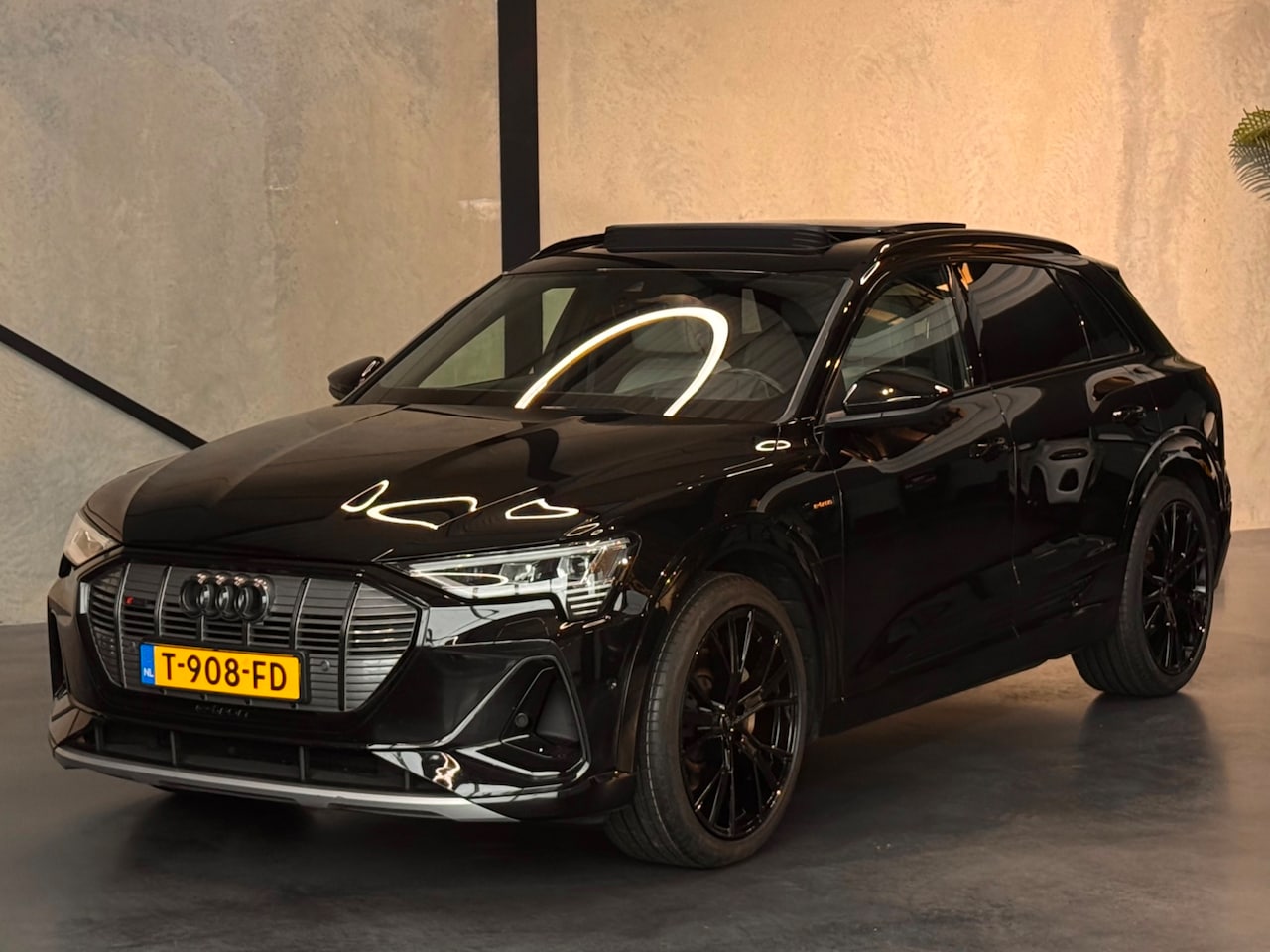 Audi e-tron - 55 S, Pano, Massage/stoelkoeling, B&O,Nachtzicht,Trekhaak,360°,HeadUp,Matrix,enz.. - AutoWereld.nl