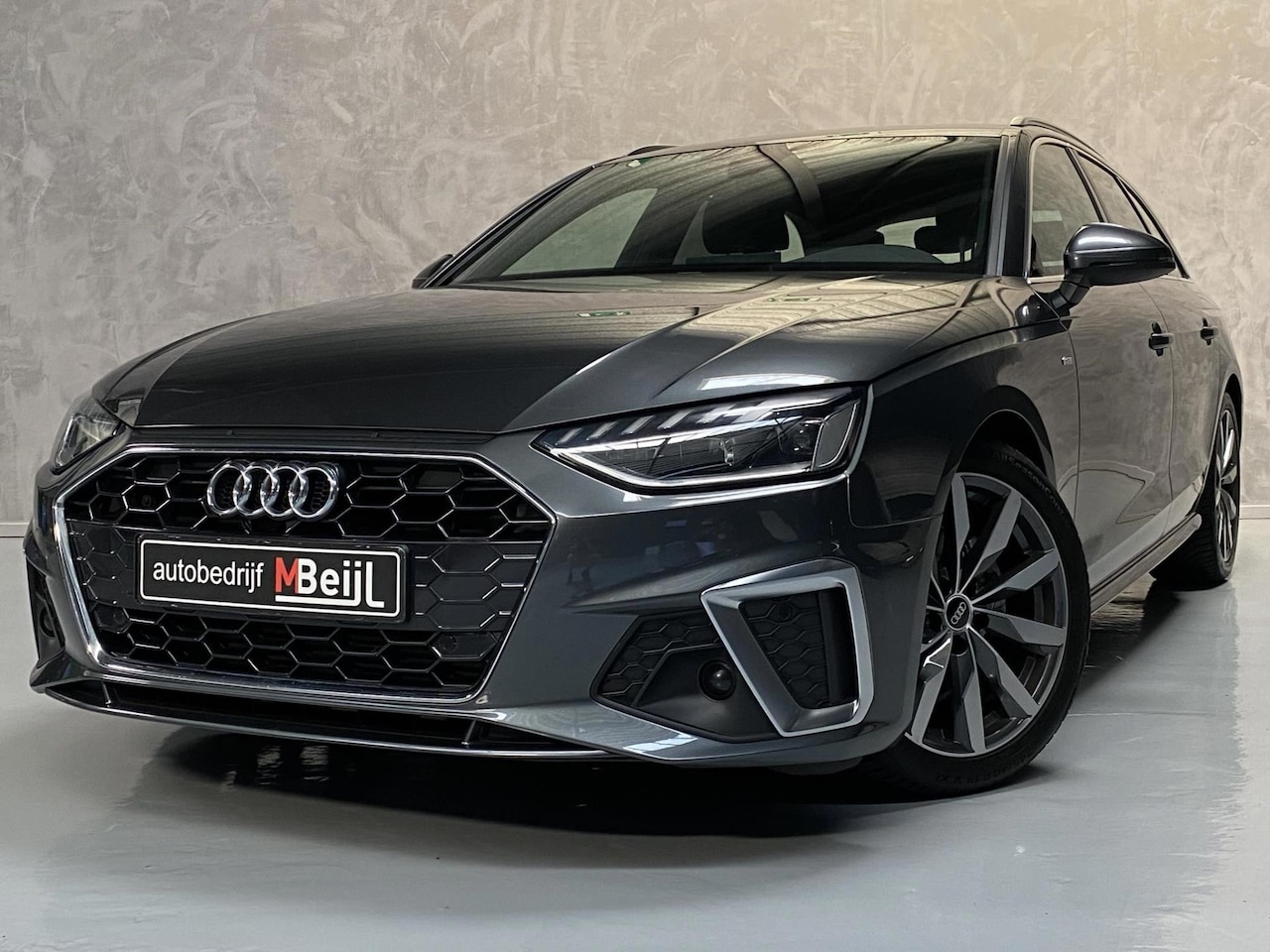 Audi A4 Avant - 35 TFSI S edition /3 x S-Line /Virtueel /Stoelverwarming - AutoWereld.nl
