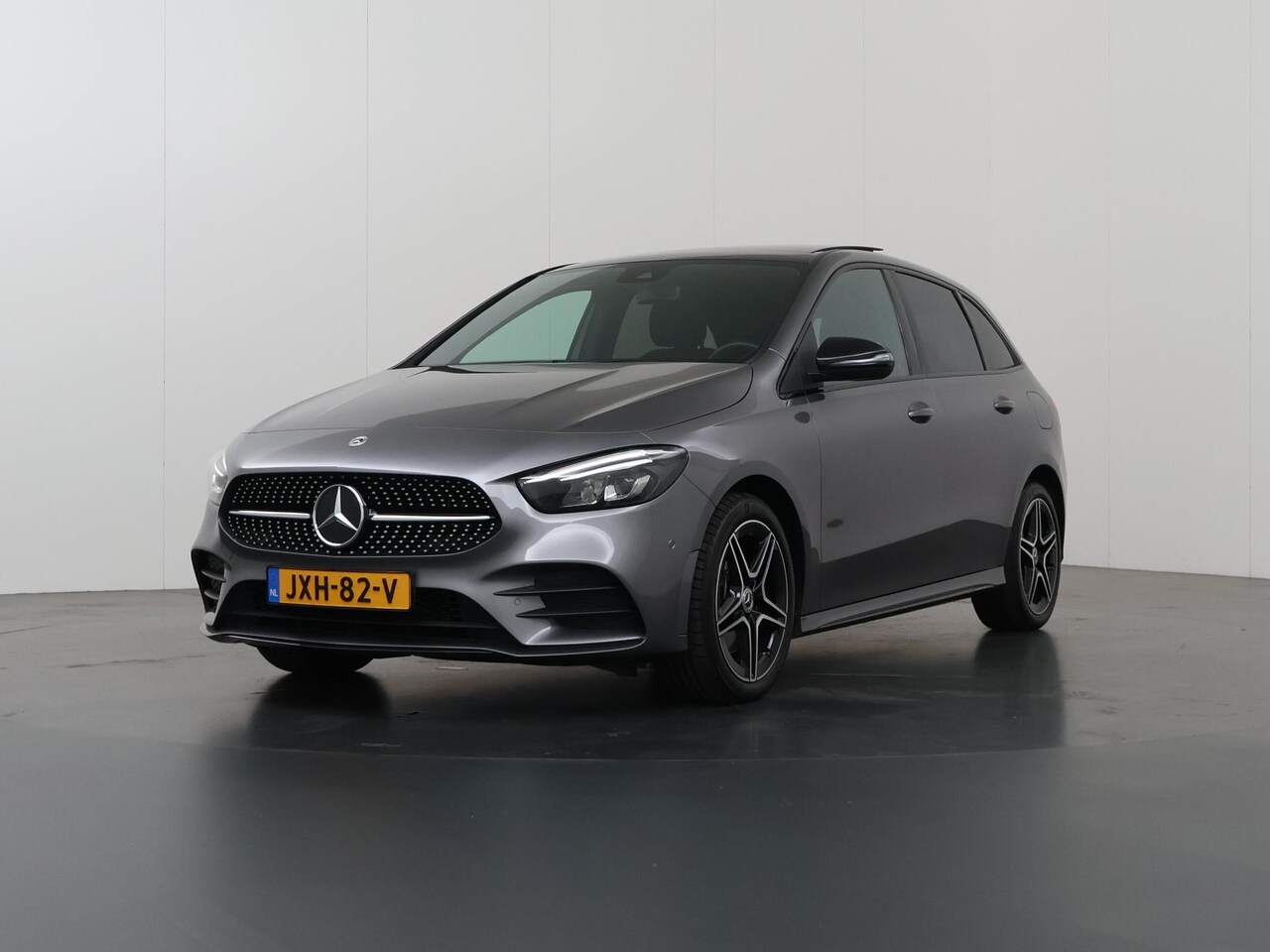 Mercedes-Benz B-klasse - 250 e AMG Line | Panoramadak | Night pakket | Widescreen | Sfeerverlichting | Stoelverwarm - AutoWereld.nl