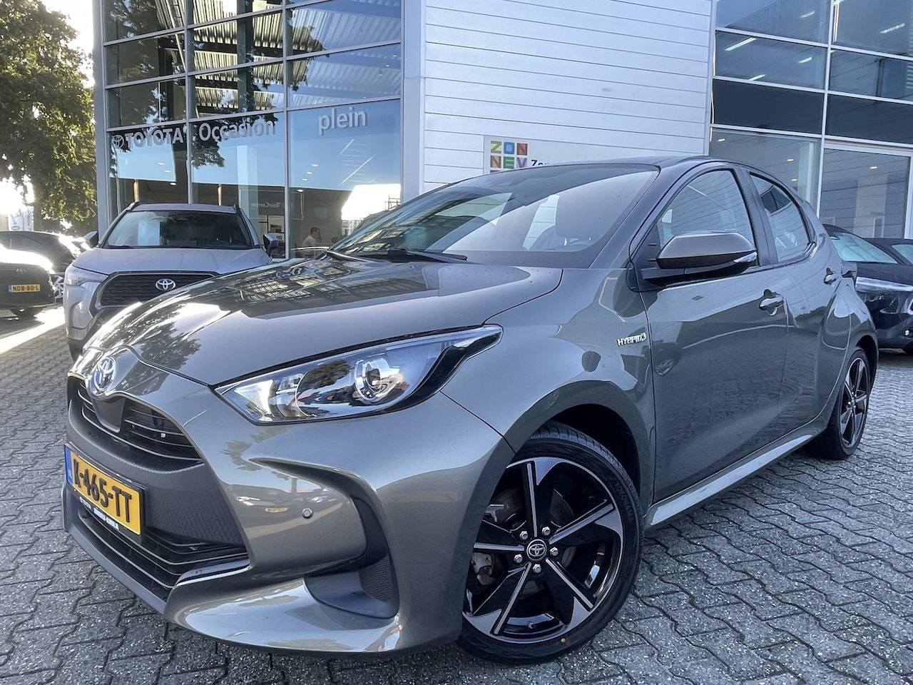 Toyota Yaris - 1.5 Hybrid Active 17 inch velg nieuwe banden - AutoWereld.nl