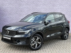 Volvo XC40 - 2.0 B4 Plus Dark | Trekhaak | 2.000KG Trekgewicht | Winterwielenset €995 | Harman Kardon A