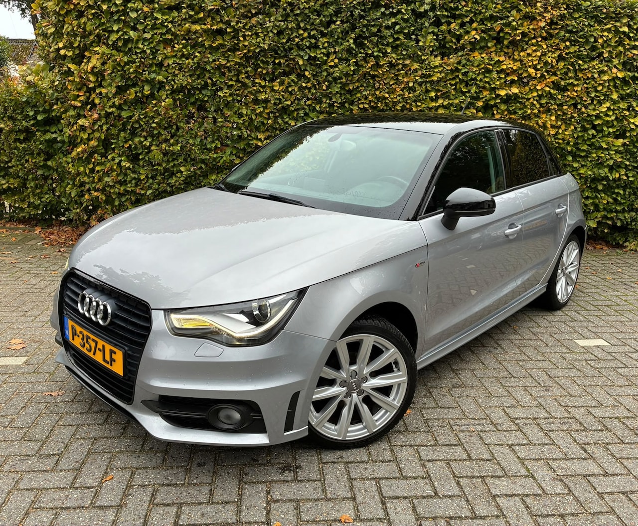 Audi A1 Sportback - 1.2i TFSI Ambition S-Line I Stoelverwarming - AutoWereld.nl