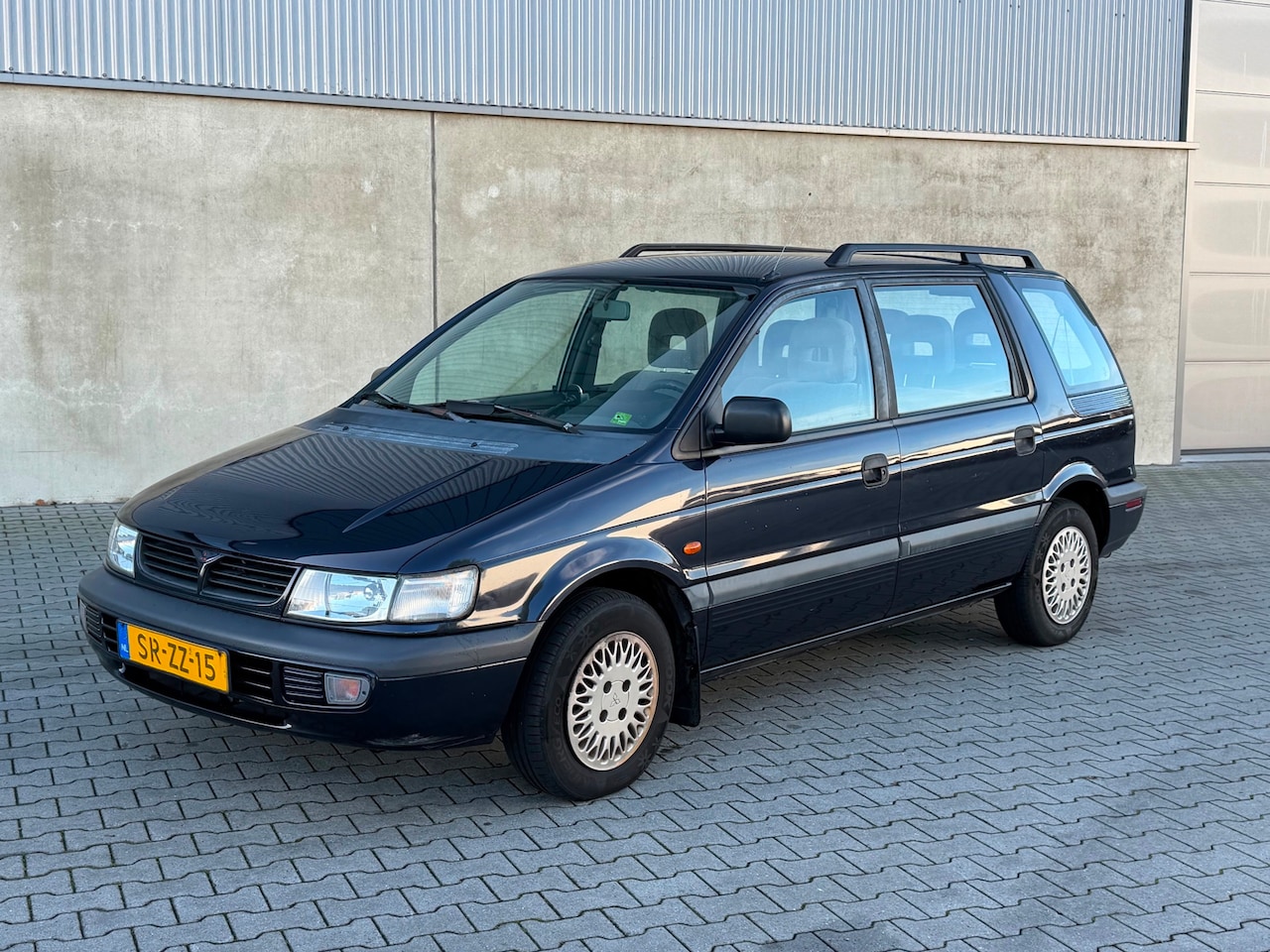 Mitsubishi Space Wagon - 2.0 GLXi 7 PERSOONS+AIRCO+4x ELEKTRISCHE RAMEN+RADIO CD+2 SLEUTELS - AutoWereld.nl