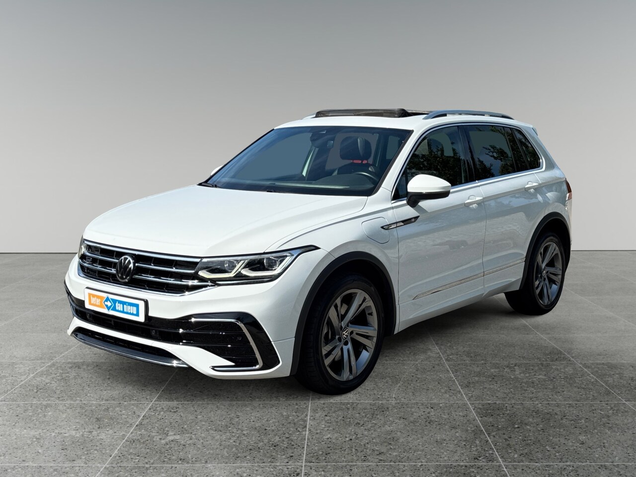 Volkswagen Tiguan - 1.4 245pk TSI eHybrid R-Line Business+ Panoramisch schuif-, kanteldak, | Side Assist | Nav - AutoWereld.nl