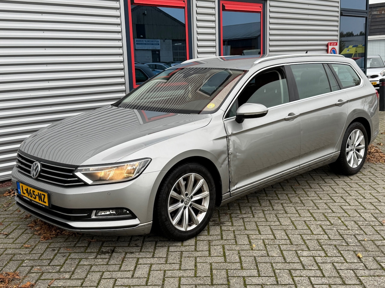 Volkswagen Passat Variant - 1.6 TDI Highline Business R virtual Leder *Automaat* - AutoWereld.nl