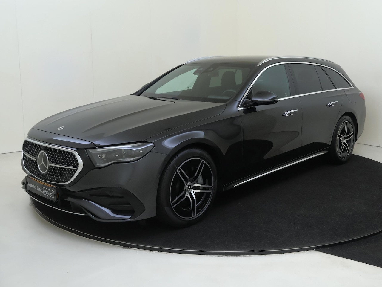 Mercedes-Benz E-klasse Estate - 300 e AMG Line Rijassistentiepakket/ memory seats/ keyless Go/ Digital light / 360 Camera - AutoWereld.nl