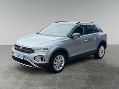 Volkswagen T-Roc - 1.5 150pk TSI Life Edition Parkeerassistent (Park Assist) | Adaptive Cruise Control | Acht