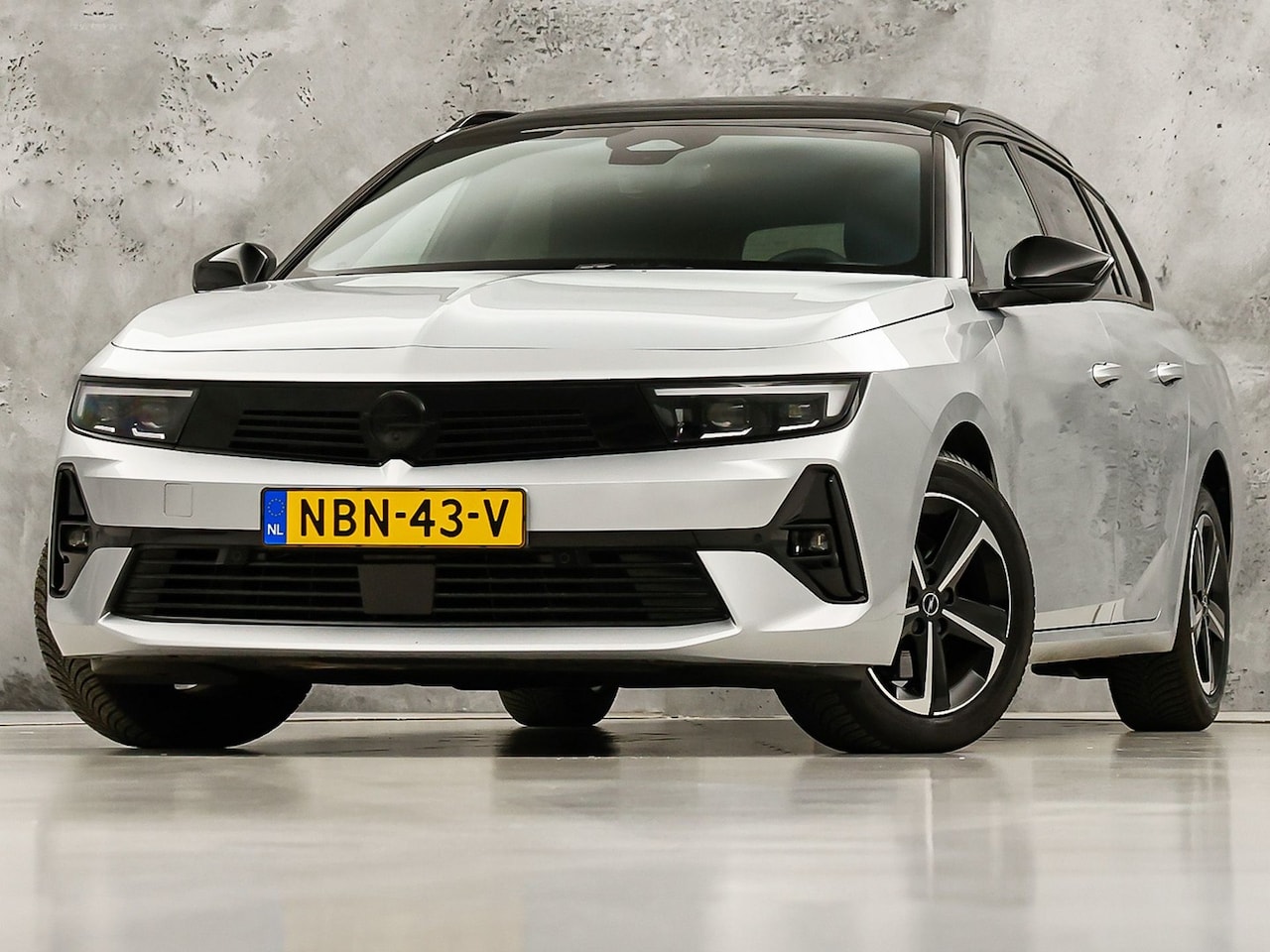 Opel Astra Sports Tourer - 1.2 GS Line Automaat (PANORAMADAK, HEAD-UP DISPLAY, STUUR/STOELVERWARMING, MEMORY SEAT, 36 - AutoWereld.nl