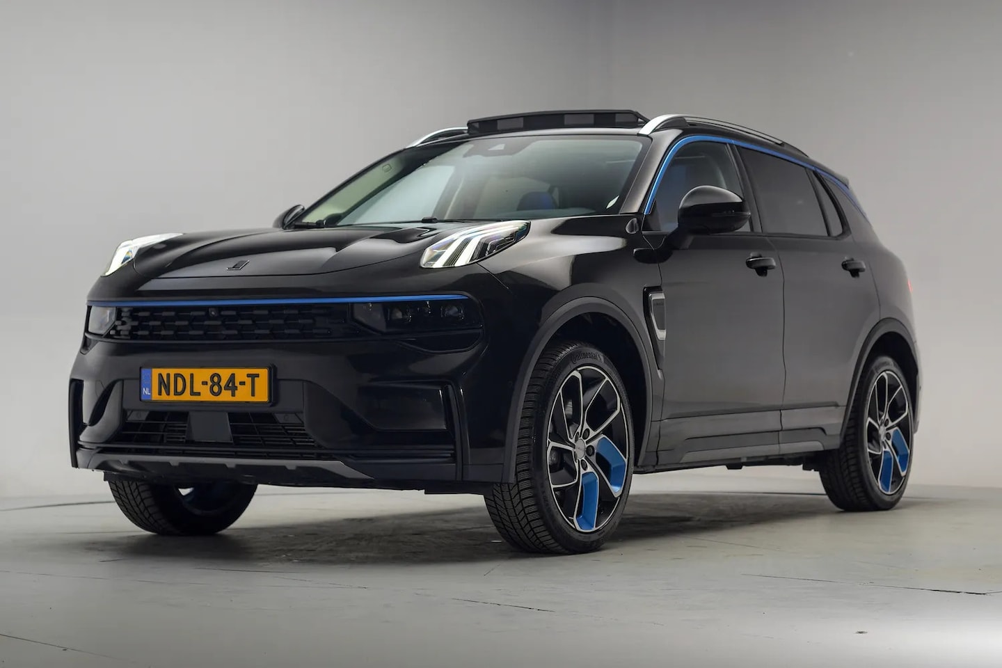 Lynk & Co 01 - 1.5 PHEV MY22 6,6kW Zwart [ SoH 93,6% | Panorama 360°cam Navi Infinity-audio ] - AutoWereld.nl