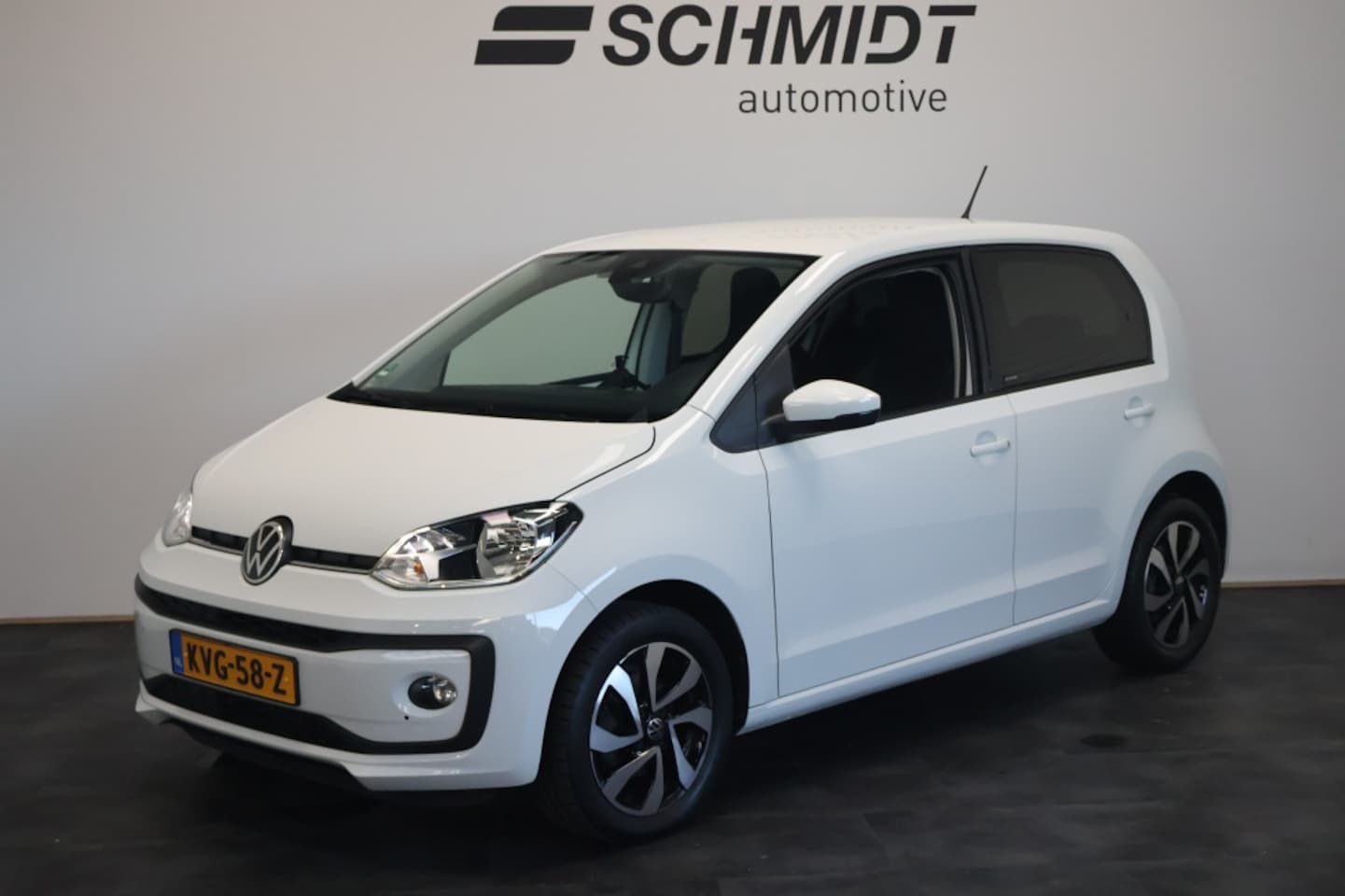 Volkswagen Up! - 1.0 R-Line 5D | Airco | Camera | Cruise Control | Stoelverwarming - AutoWereld.nl