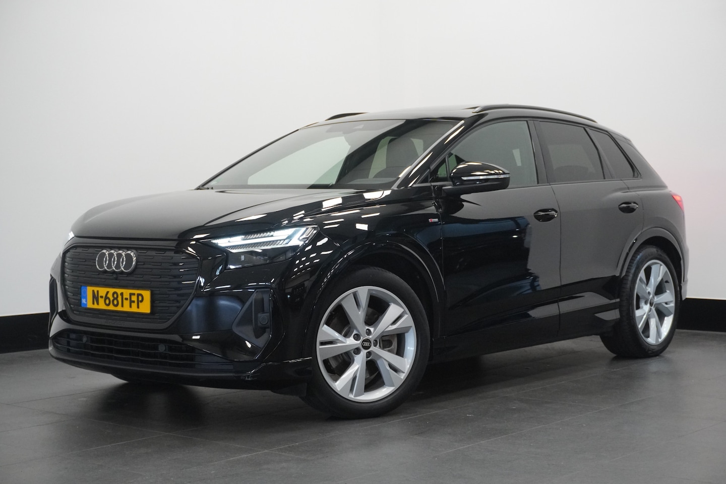 Audi Q4 e-tron - 40 Launch edition Advanced S-Line 77 kWh 3 fasen | Pano | ACC | €27.900,- incl. BTW - AutoWereld.nl