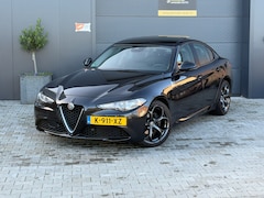 Alfa Romeo Giulia - 2.0T Super | Leder | Pano | Camera | Stoel en stuurverwarming | Volledig onderhouden
