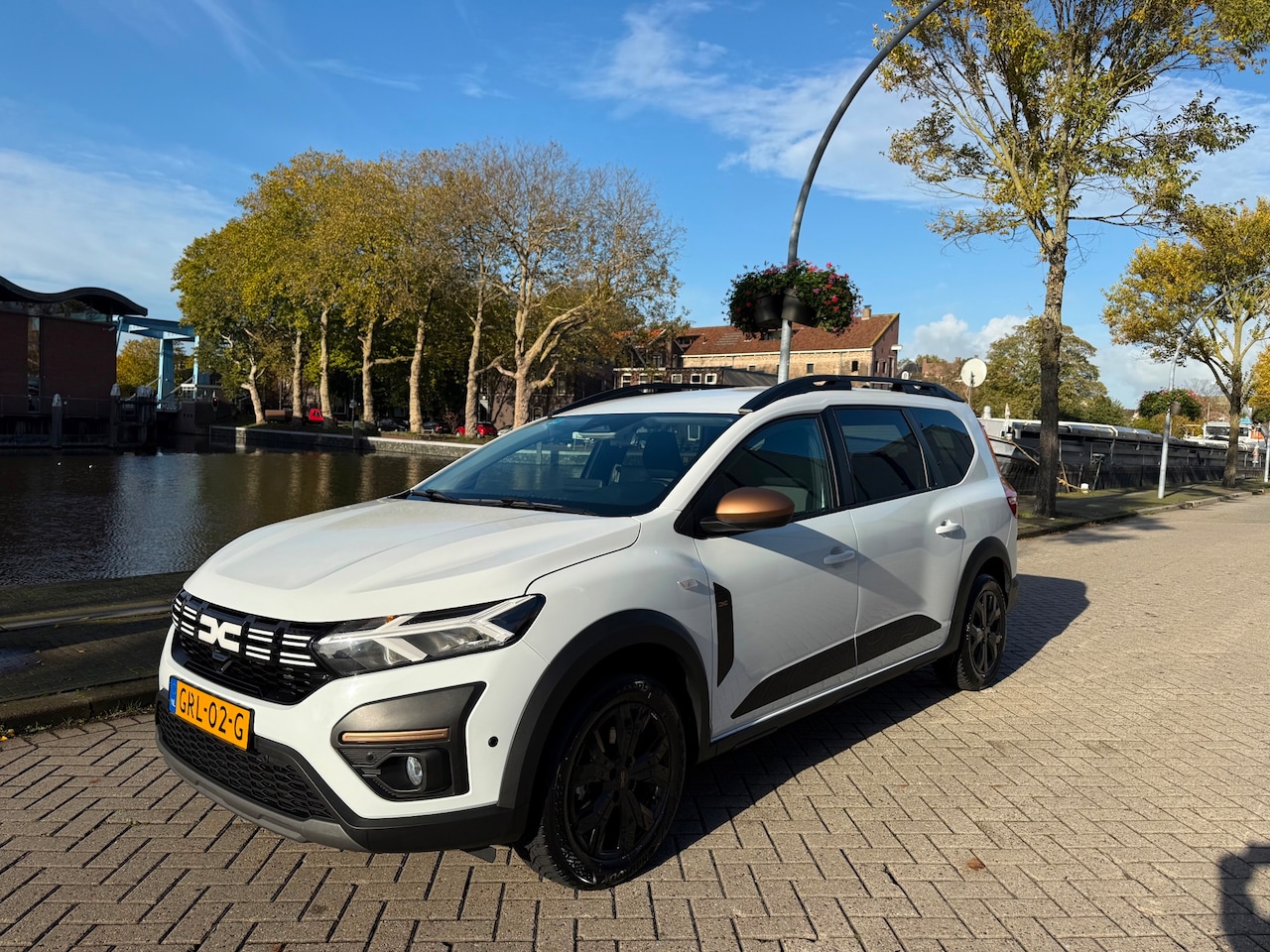 Dacia Jogger - 1.6 Hybrid 140 Extreme 7p. 1.6 Hybrid 140 Extreme 7p. - AutoWereld.nl