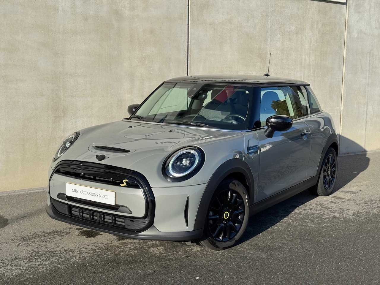 MINI Electric - MINI Yours 33 kWh | SOH 94,7% | Stoelverwarming | PDC Achter | Sportstoelen | Cruise Contr - AutoWereld.nl