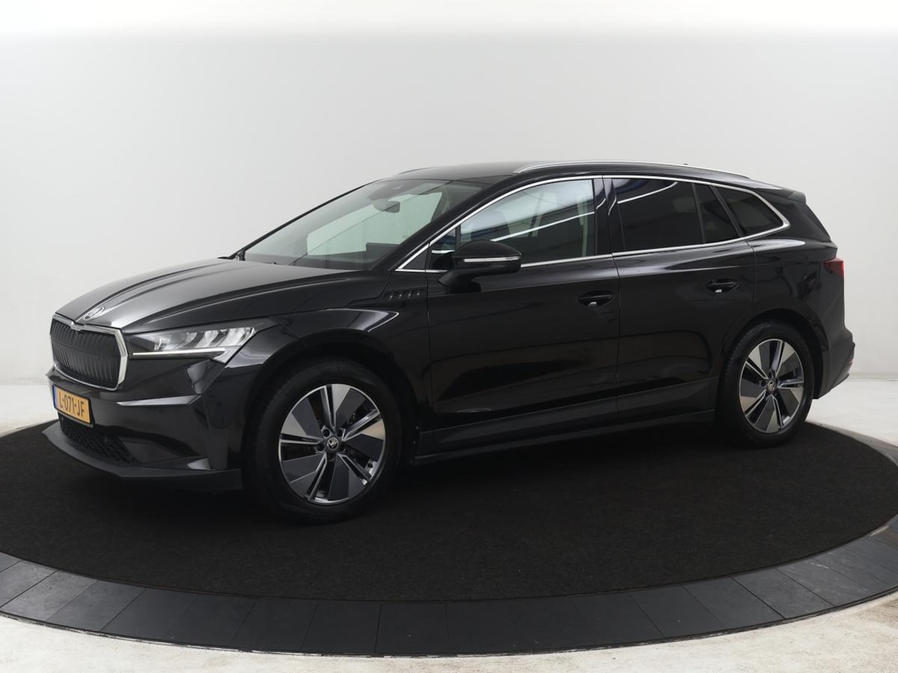 Skoda Enyaq iV - 80 | SOH 90,4% | Adaptive cruise | Leder | Trekhaak | Stuur/stoelverwarming | Camera | Par - AutoWereld.nl