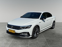 Volkswagen Passat - 1.5 150pk TSI Elegance Business R Vooruit verwarmbaar | Velgen 'Liverpool' 18 inch lichtme