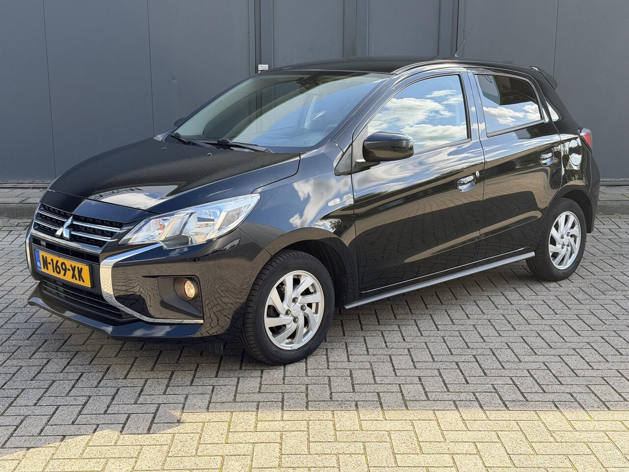 Mitsubishi Space Star - 1.2 Intense / 1e Eigenaar / NAP Logisch / Dealer Onderhouden / Stoelverwarming / Cruise C - AutoWereld.nl
