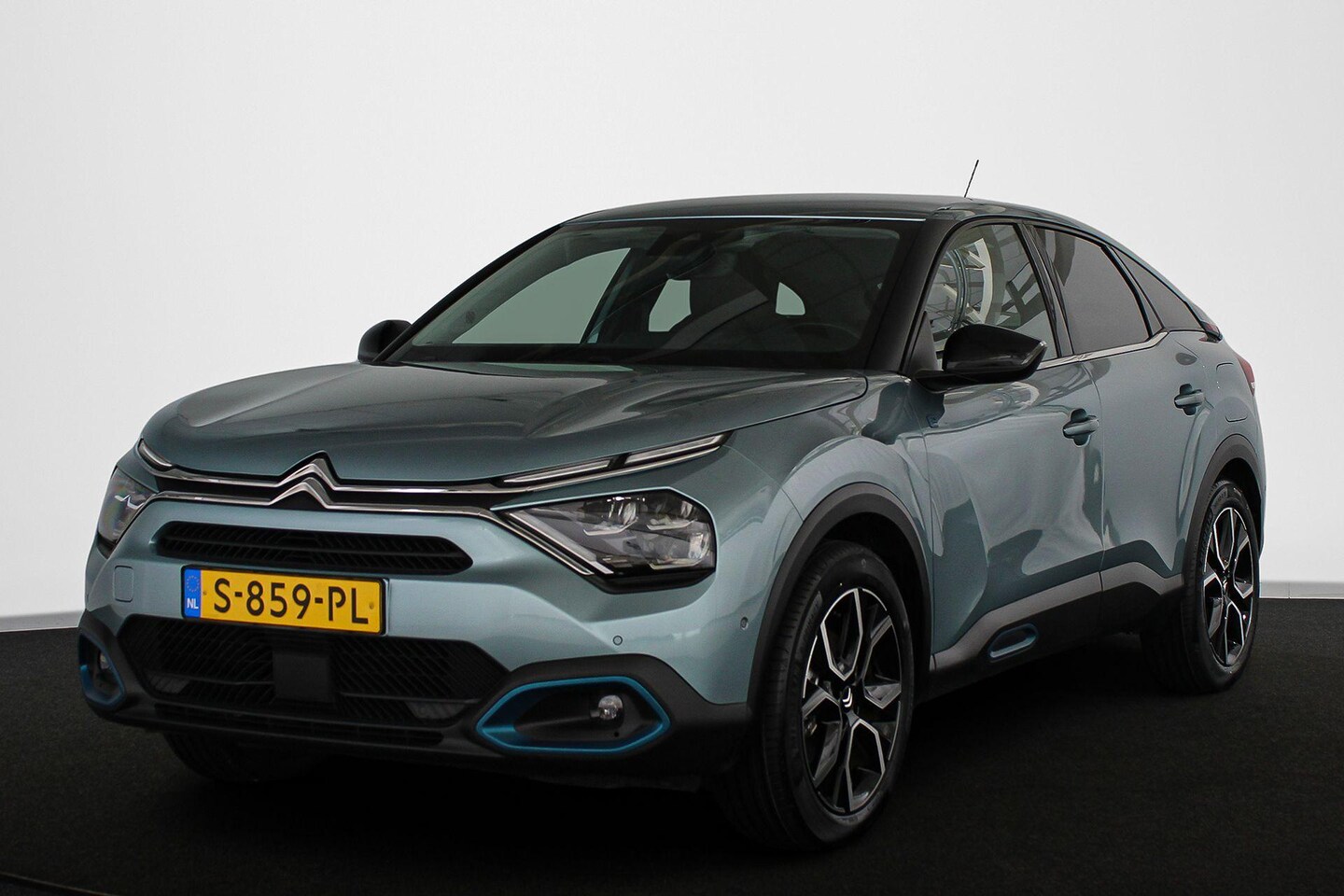 Citroën Ë-C4 - Shine 50 kWh Stoelverwarming Keyless Head-Up Camera SOH 100% - AutoWereld.nl