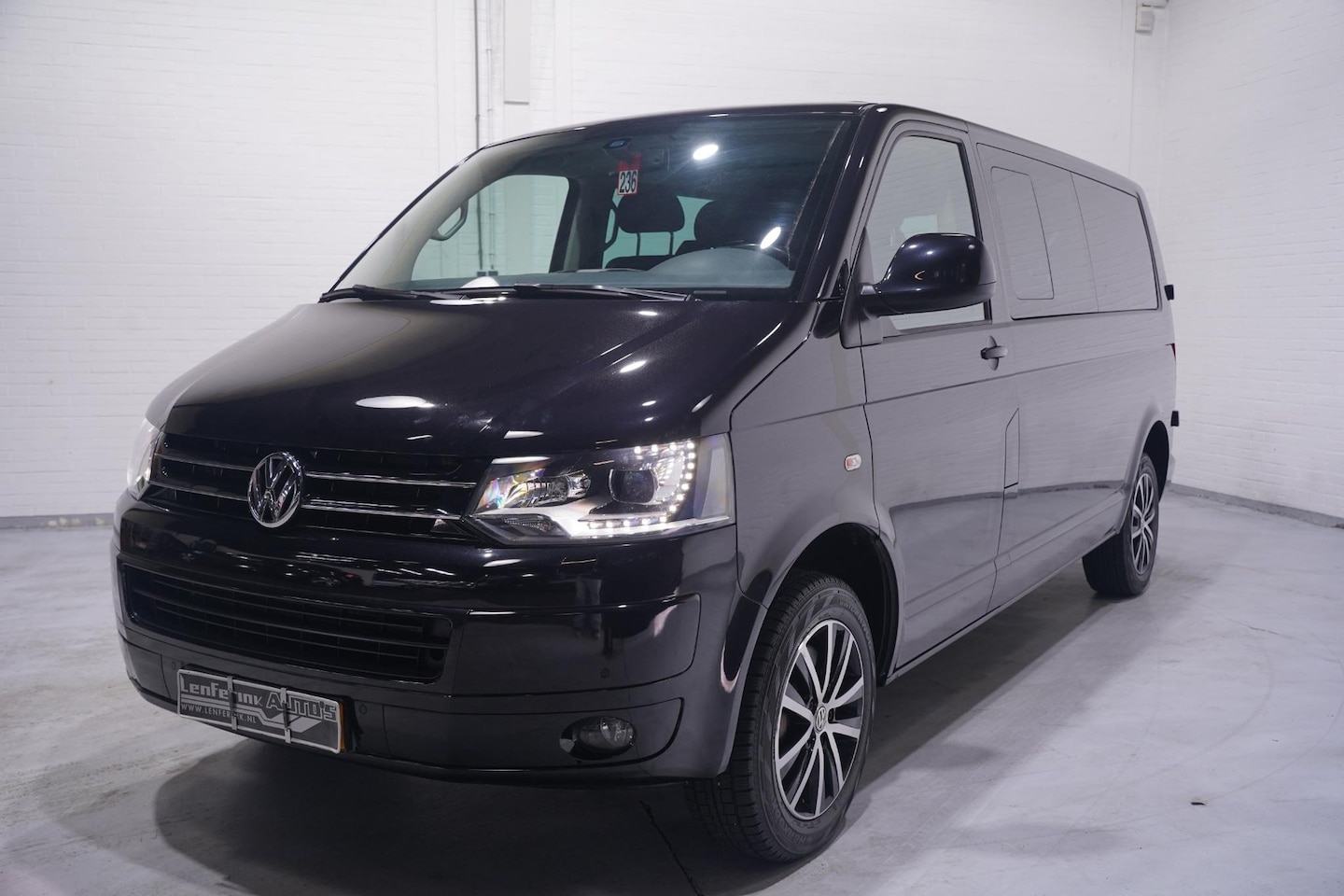 Volkswagen Transporter - 2.0 TDI Dubbel Cabine L2 4Motion Marge Auto Airco, Navi, Xenon, PDC V+A, 6-Zits - AutoWereld.nl
