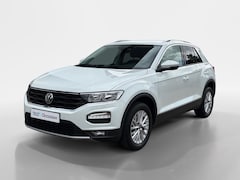Volkswagen T-Roc - 110PK TSI Style | Trekhaak 1300KG Trekgewicht | Navigatie | Cruise Control Adaptief | Clim