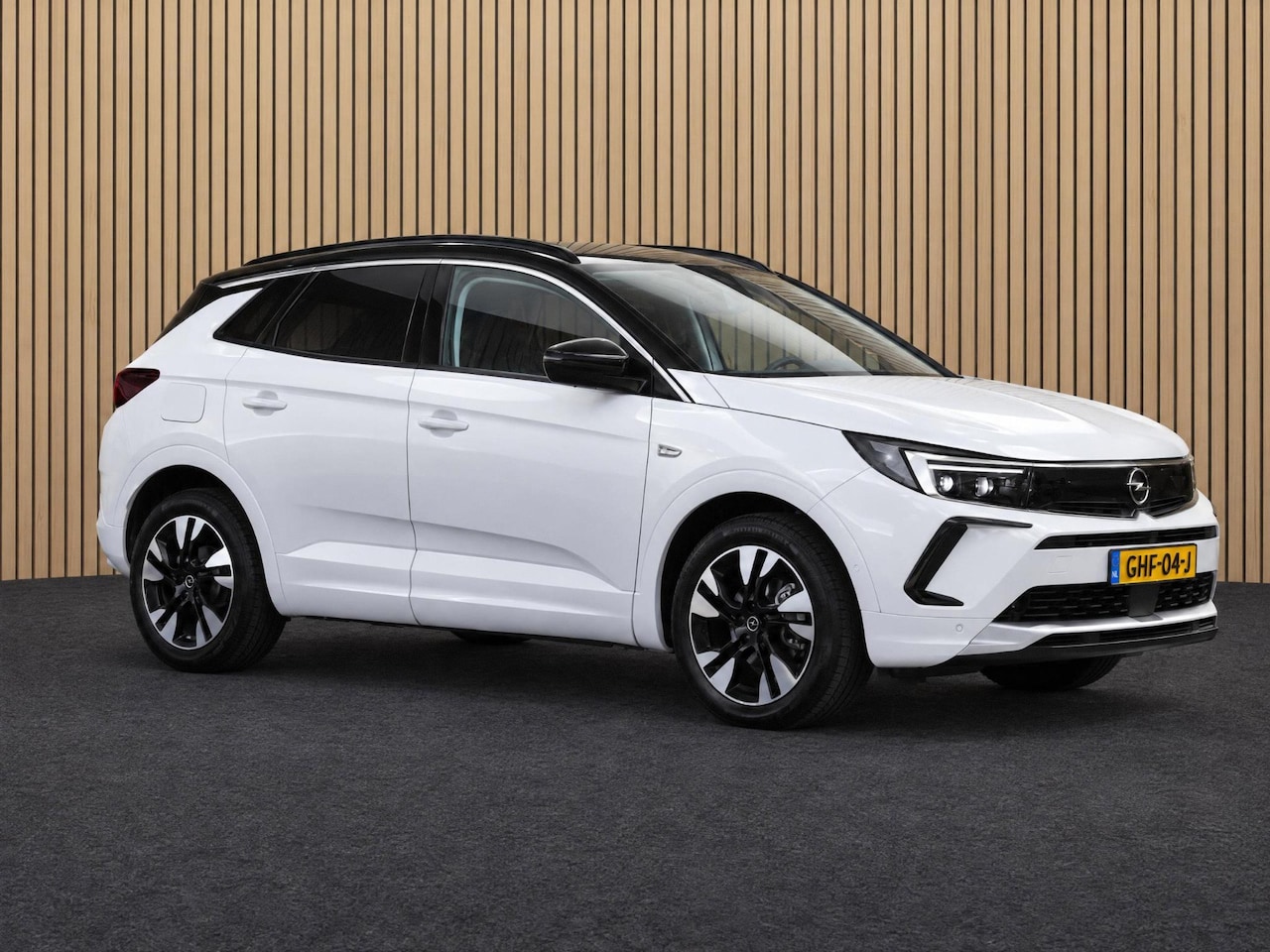 Opel Grandland - 1.2 Turbo Level 3 AUTOMAAT / CAMERA / Stoel stuur verwarming - AutoWereld.nl