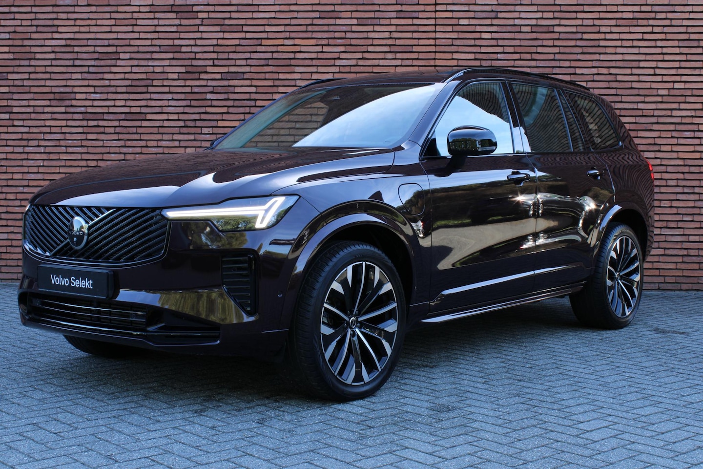 Volvo XC90 - T8 Plug-in hybrid AWD Ultra Dark | Luchtvering | Premium audio by Bowers & Wilkins | Gelam - AutoWereld.nl