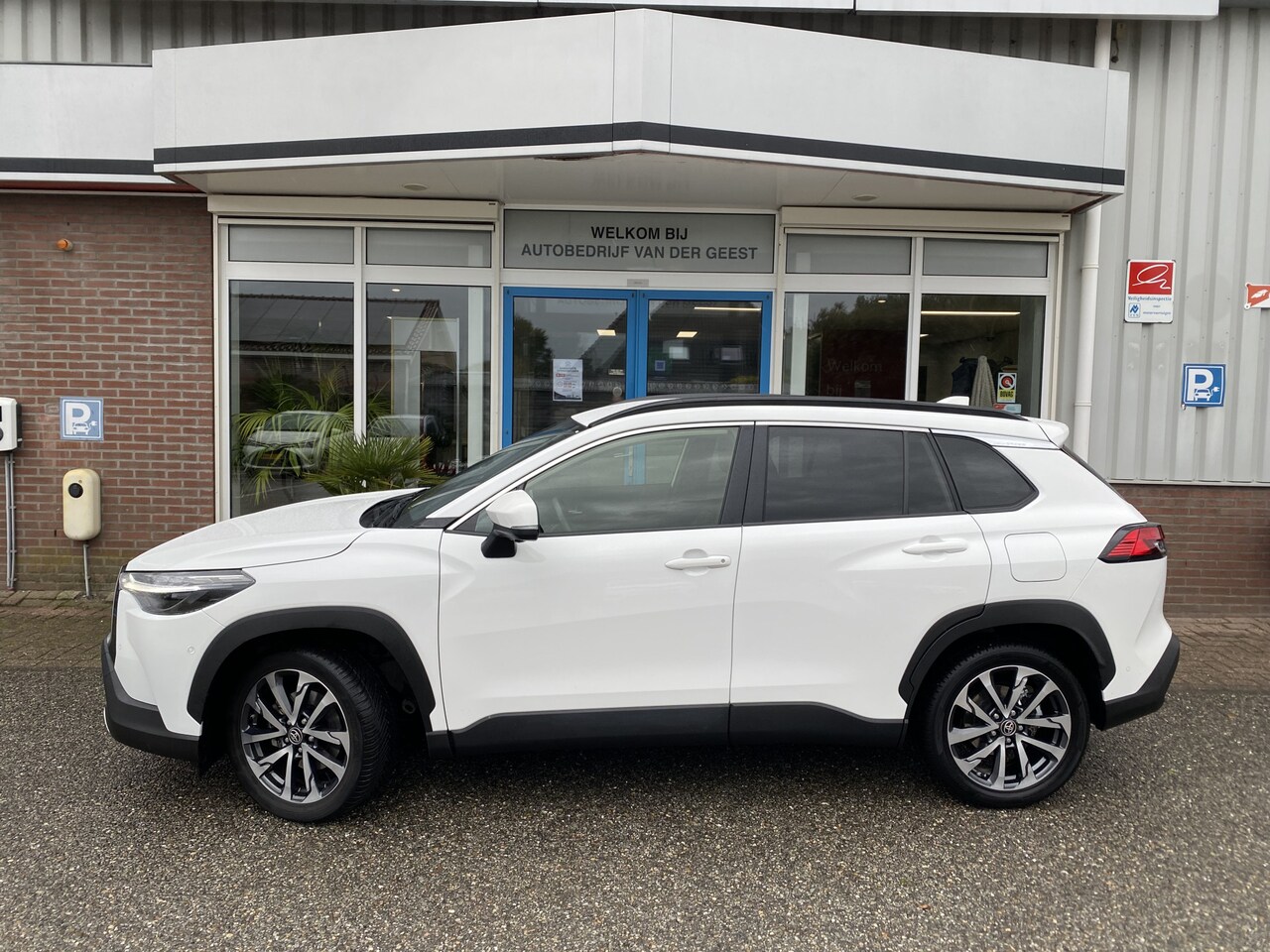 Toyota Corolla Cross - Hybrid 200 Executive Afn Trekhaak - AutoWereld.nl
