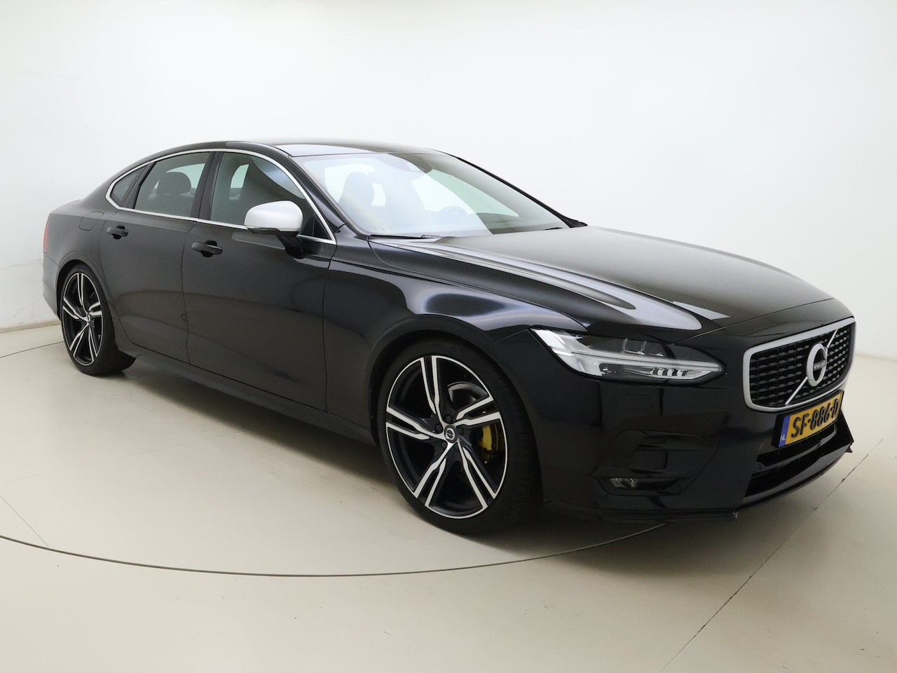Volvo S90 - D4 190PK R-Design | Trekhaak | 21" | BLIS | Achterbank verwarmd | - AutoWereld.nl