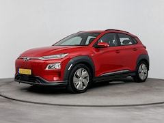 Hyundai Kona Electric - EV Comfort Smart 64 kWh | SoH 95, 7% | WLTP 484km | Warmtepomp | 3-fasen | Navigatie | Cam