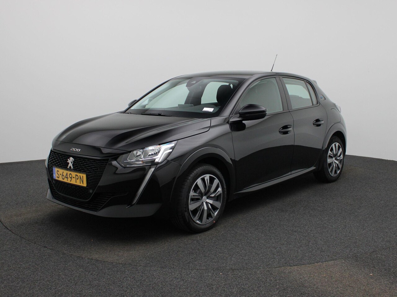 Peugeot e-208 - EV Active 50 kWh | AIRCO | APPLE/ANDROID CARPLAY | CRUISE CONTROL | LICHTMETALEN VELGEN | - AutoWereld.nl
