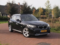 BMW X1 - xDrive20i Business NIEUWE MOTOR | Panoramadak | Trekhaak | Bi-Xenon | Cruise Control | Par