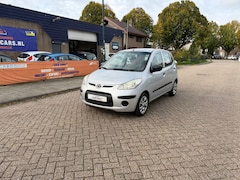Hyundai i10 - 1.1 Active 2X SLEUTEL + BOEKJES NIEUWE APK ZUINIG IN VERBRUIK & MAANDLASTEN