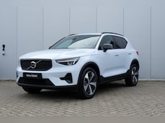 Volvo XC40 - B4 Plus Dark | Trekhaak | Verwarmbare voorstoelen, stuurwiel en voorruit | Premium audio b