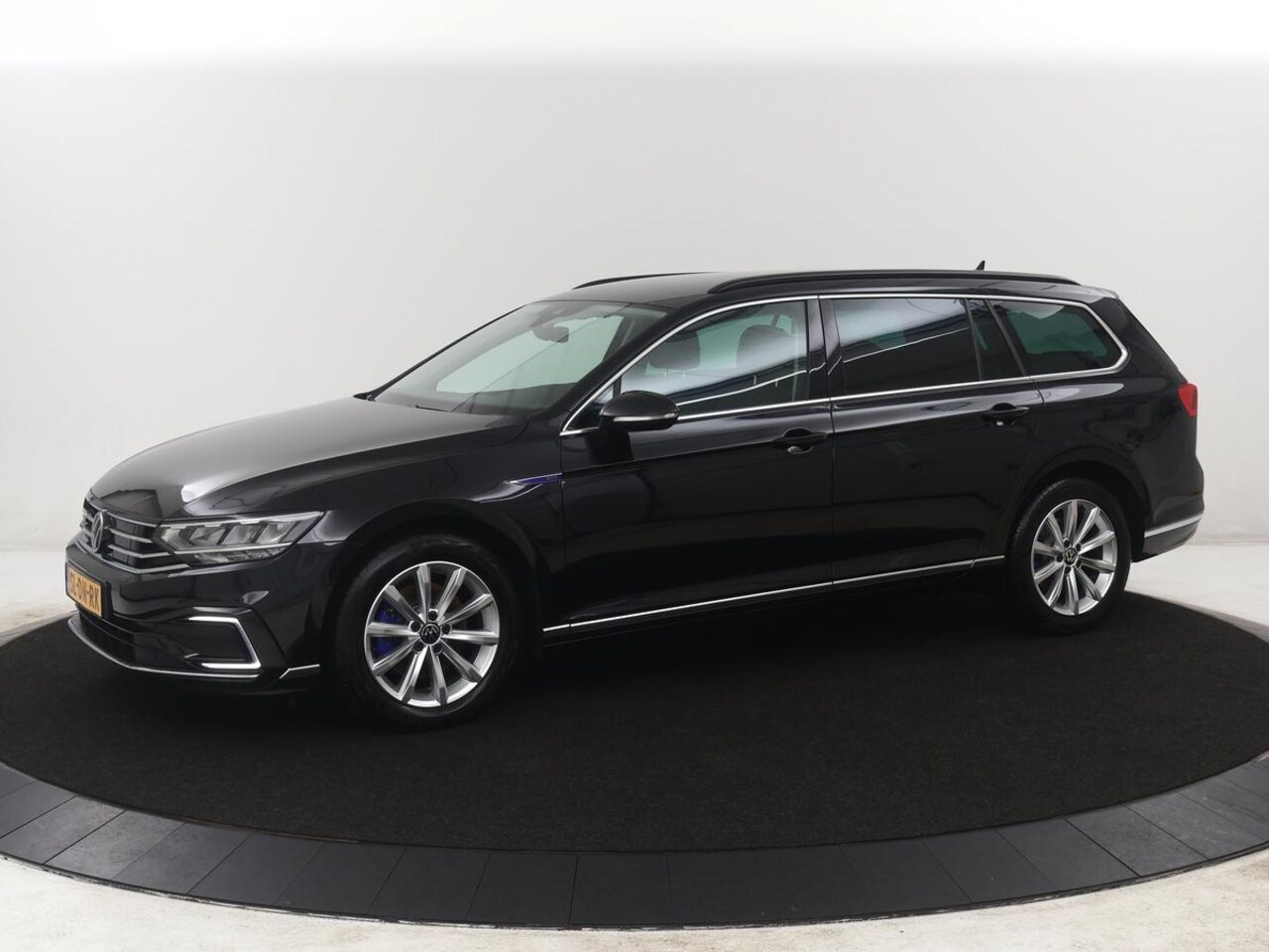 Volkswagen Passat Variant - 1.4 TSI PHEV GTE Business | SOH 93,1% | Adaptive cruise | Stoelverwarming | Navigatie | Ca - AutoWereld.nl