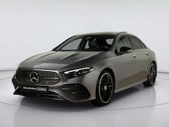 Mercedes-Benz A-klasse - Limousine 180 Star Edition AMG Line Plus | Panorama dak