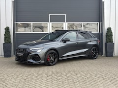 Audi A3 Sportback - 45 TFSI e S edition Competition | Pano | RS stoelen | B & O | Camera | Carbon pakket |